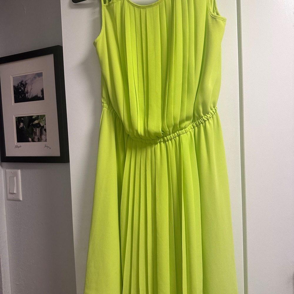 Jessica Simpson lime green Pleated Dress EUC
